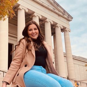 Meet your Posher, Macy